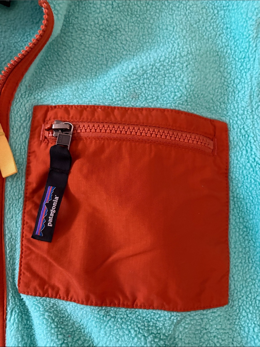 Kids Patagonia Synchilla Teal Fleece with Rust Trim - Picture 3 of 3